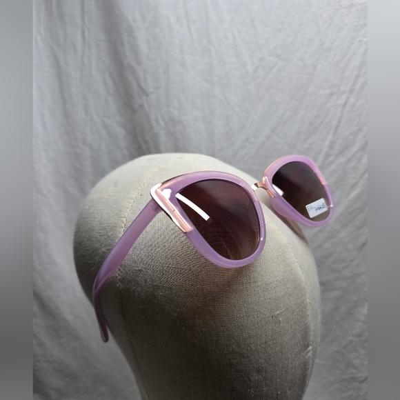 Pink and Purple with Gold accents Fashion Sunglasses - NEW - Picture 5 of 5
